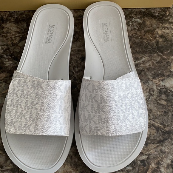 Michael Kors Gilmore sandals size 8 - Picture 2 of 5